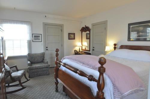 Posada First Colony Inn