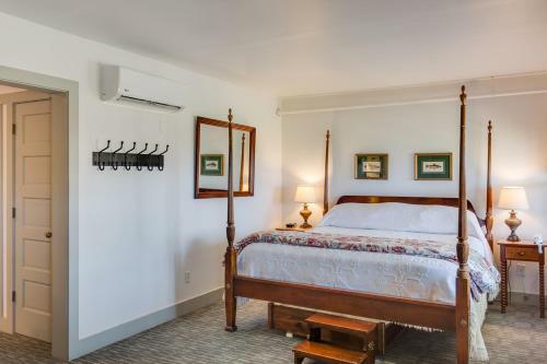Posada First Colony Inn