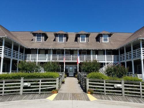 Posada First Colony Inn