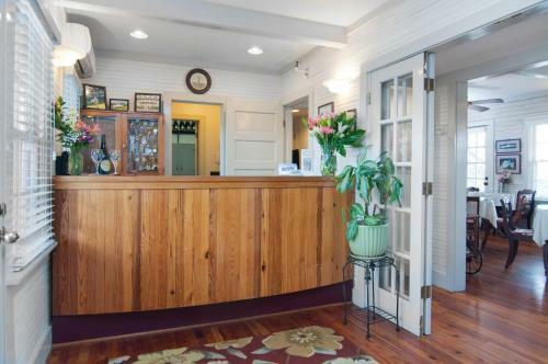 Posada First Colony Inn
