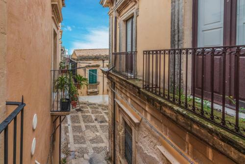 Bouganville House Noto