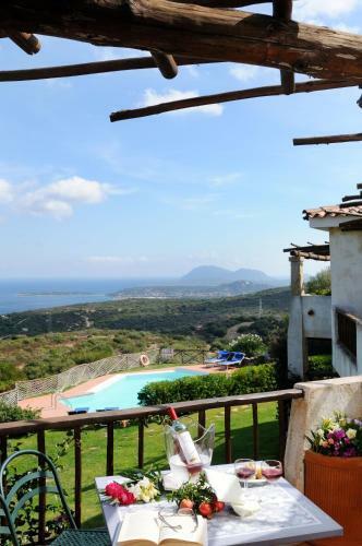 Apartamento Apt Rocce Sarde 19_trilocale Con Piscina E Panorama Spettacolare