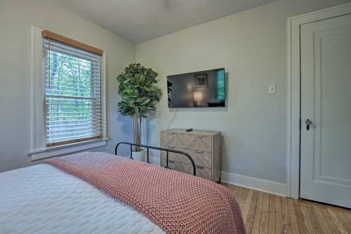The Gracie Cottage With Hot Tub And Fireplace!