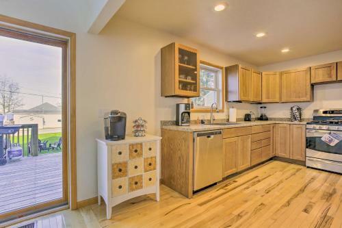 Home With Deck And Hot Tub - Lake Mitchell Views!