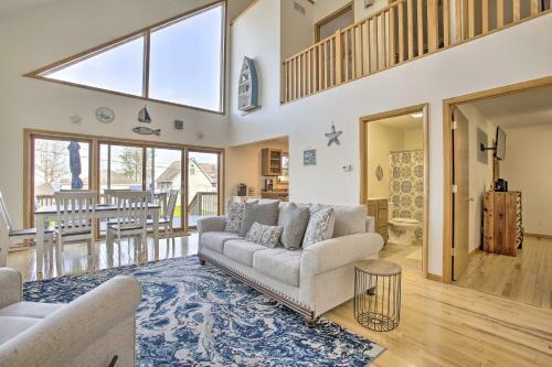 Home With Deck And Hot Tub - Lake Mitchell Views!