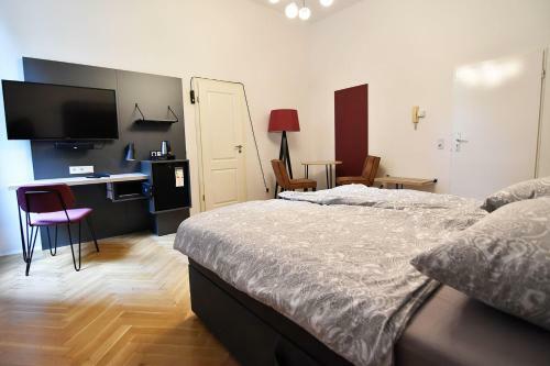 One Room Apartment In K�ln