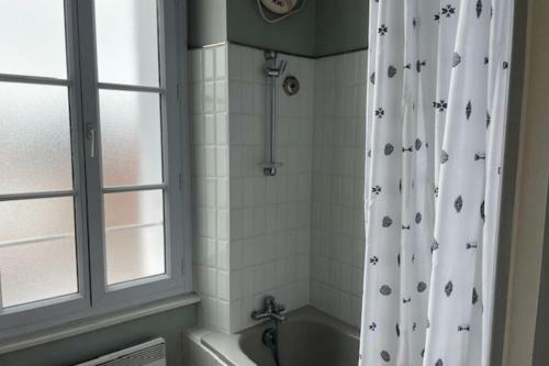 Apartamento Cosy 48m With Balcony At 7mn From The Beach