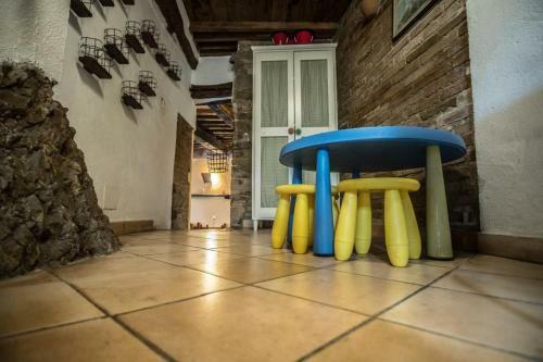 Hostal Castel D?arno Guest House