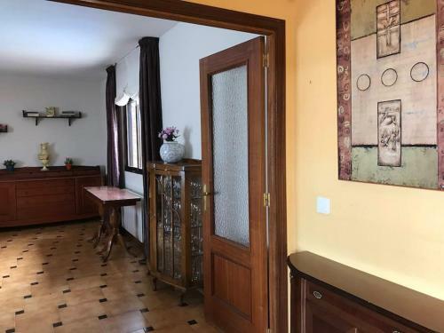 Entire Cottage With Swimming Pool And Bbq
