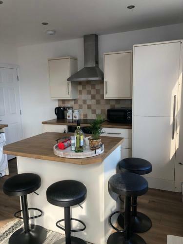 Charming Apartment In Ashley Cross