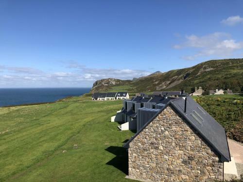 16 - 3 Bedroom Cottage - Lp