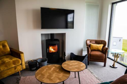 2 Bed Penthouse Apartment - 6 Plas