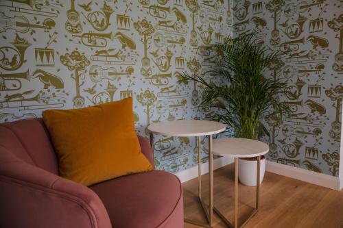 2 Bed Penthouse Apartment - 6 Plas
