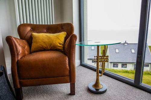 2 Bed Penthouse Apartment - 6 Plas