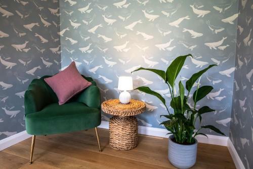 2 Bed Penthouse Apartment - 10 Plas