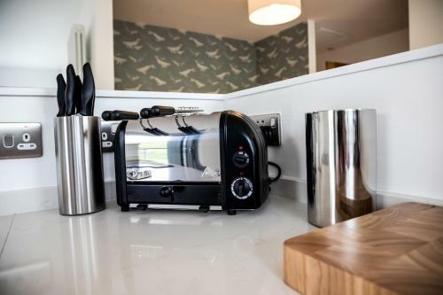 2 Bed Penthouse Apartment - 10 Plas