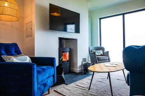 2 Bed Penthouse Apartment - 10 Plas