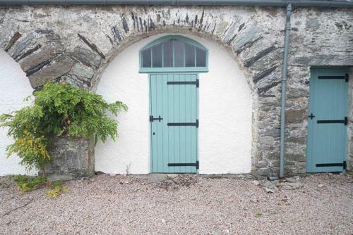Steading Cottage - 50m From The Beach