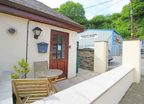 Fisherman Cove, Porthmadog 1112