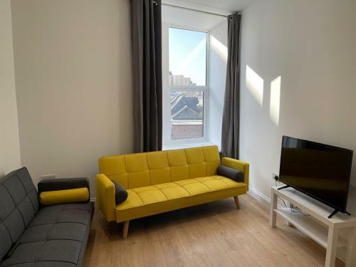 Montrouge Apartments - Perfect Location!!