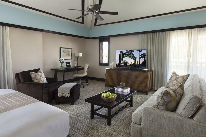 Ambrose Hotel