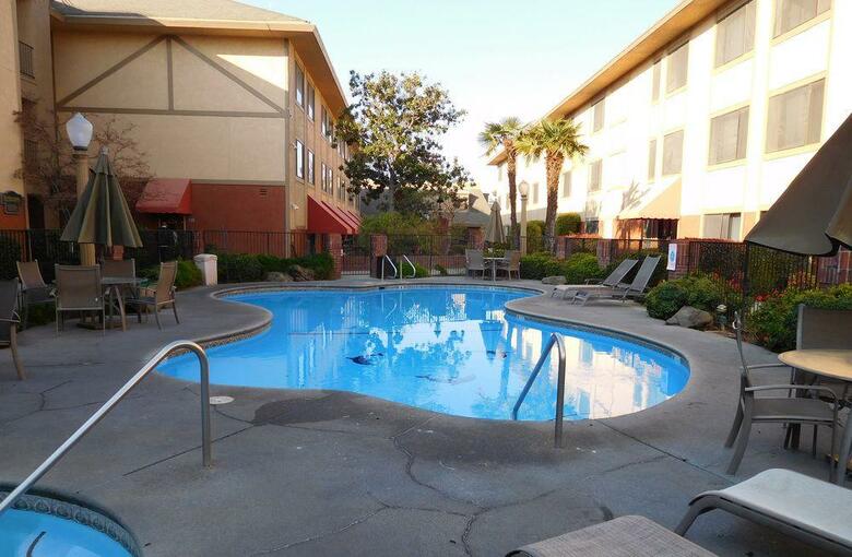 University Square Hotel