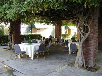 University Square Hotel