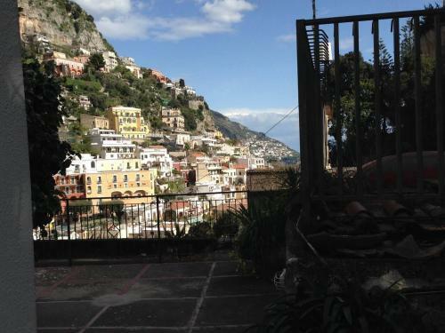 Beautiful 2-bed House In Positano Main Square Area