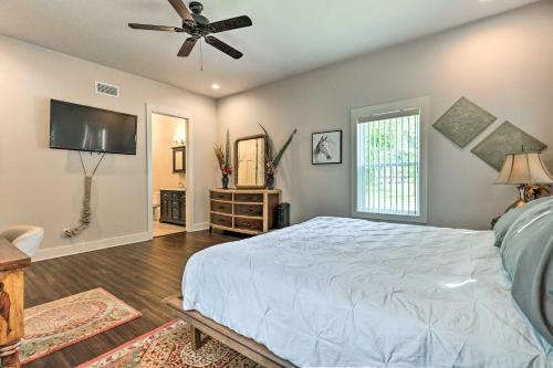 Pet-friendly House, Walk To The Beach And Dtwn!