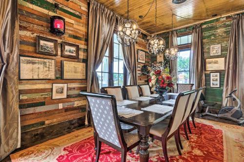 Pet-friendly House, Walk To The Beach And Dtwn!