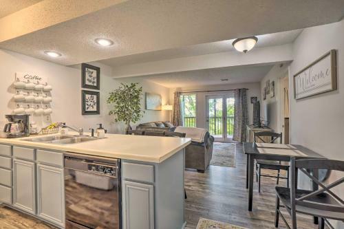 Apartamento Branson West Condo With Balcony And Mod Interior!