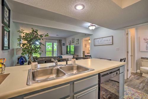 Apartamento Branson West Condo With Balcony And Mod Interior!