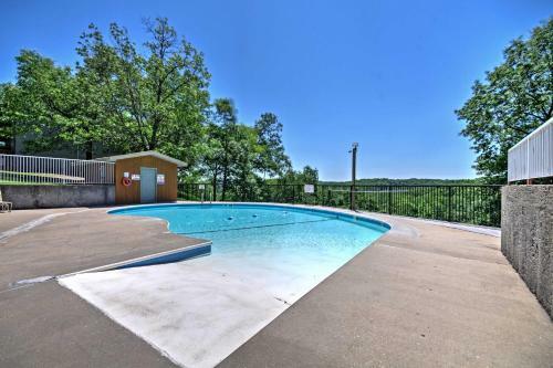 Apartamento Branson West Condo With Balcony And Mod Interior!