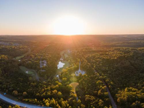 Fox Hollow Family Lodge