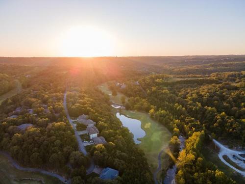 Fox Hollow Family Lodge
