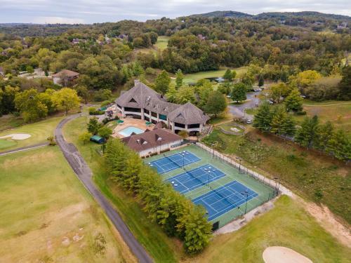 Fox Hollow Family Lodge