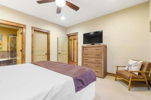 Taneycomo Retreat