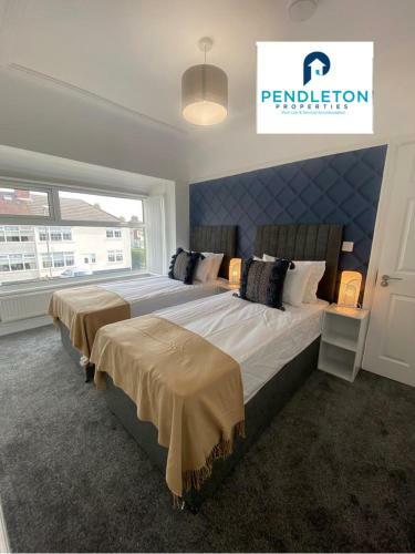 Stylish 4 Bed Property In Liverpool