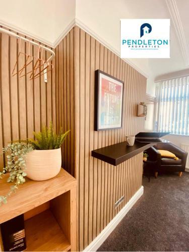 Stylish 4 Bed Property In Liverpool