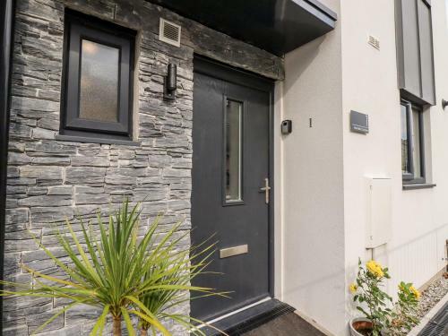 1 Silver Birch Gardens