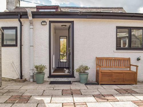 Cross Cottage