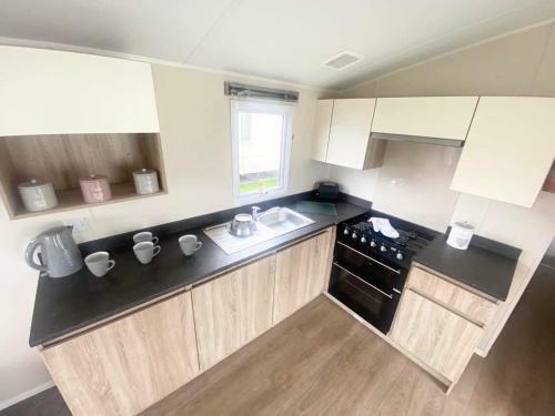 Cw77 St Osyth Beach Holiday Park