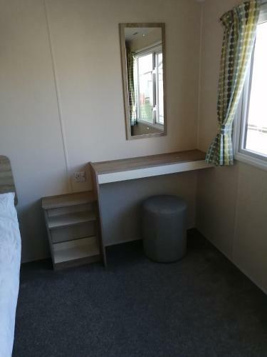 Cw77 St Osyth Beach Holiday Park