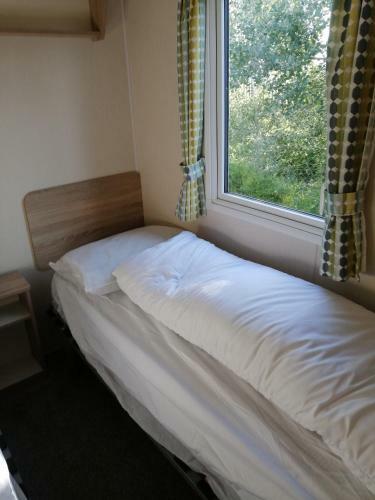 Cw77 St Osyth Beach Holiday Park