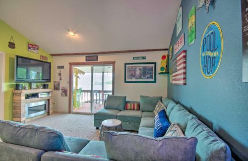 Apartamento Waterfront Condo With Deck - Bring Your Boat!