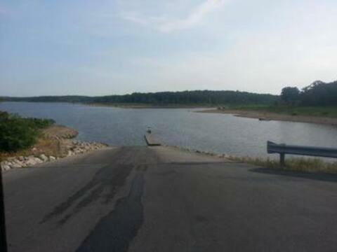 Truman Lake Getaway Overflow
