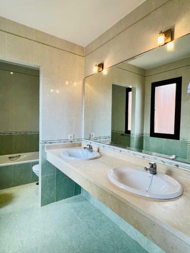 Apartamento Con Piscina En Plena Playa