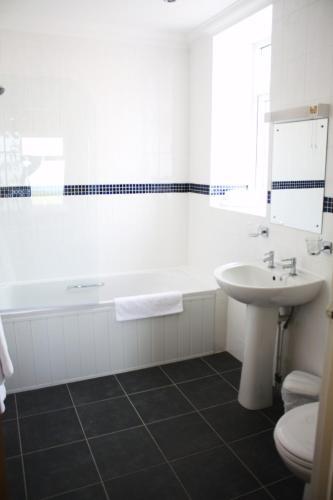 The Kilbirnie Hotel