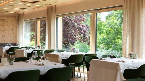 Hostal Restaurant Cafe Ladurner