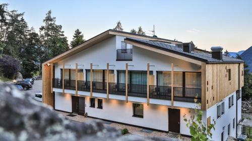 Hostal Restaurant Cafe Ladurner